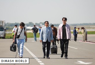 Dimash Qudaibergen arrive dans le district de Katon-Karagay
